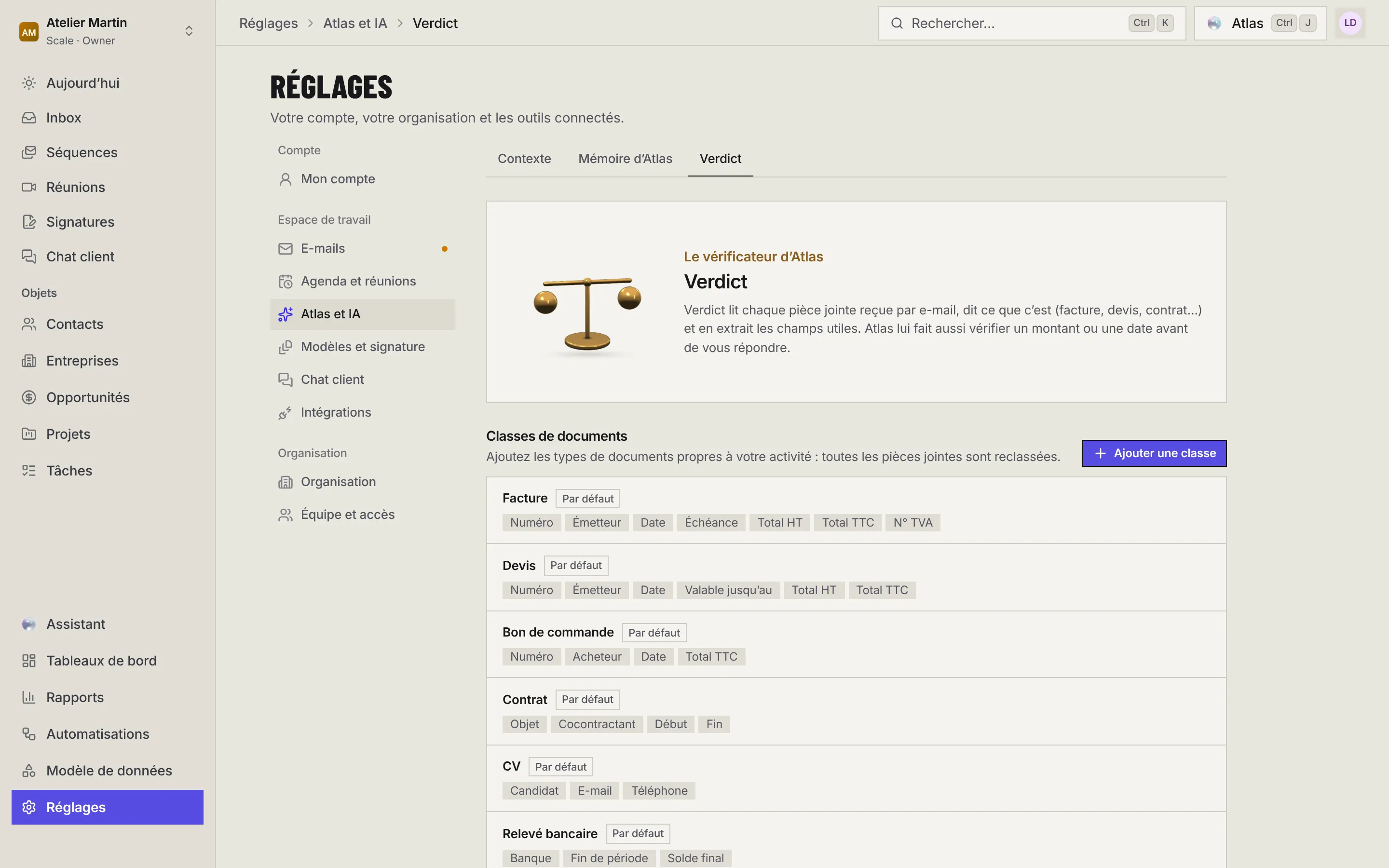 Réglages › Atlas et IA › Verdict : la balance de Verdict et sa présentation, puis Classes de documents avec Ajouter une classe, et les classes par défaut Facture, Devis, Bon de commande, Contrat et CV avec leurs champs.
