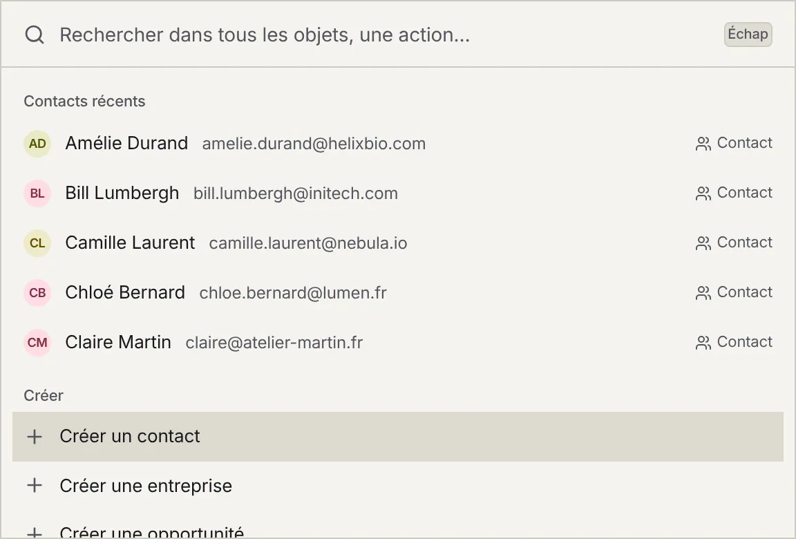 La palette de commandes ouverte : contacts récents, puis les actions Créer un contact, Créer une entreprise, Créer une opportunité.